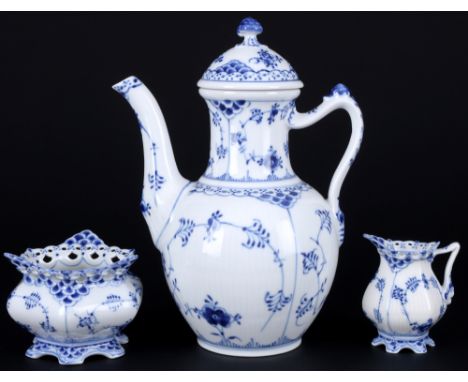 Royal Copenhagen Musselmalet Kaffeekern - u.a. Vollspitze,Porzellan, Dänemark, mit grüner Firmenmarke und blauen Wellen, mit 
