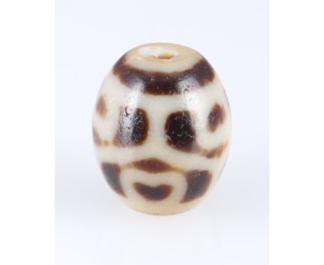 Anhänger Daluo Dzi, China/Tibet,Amulette, China Tibet, Anhänger Daluo Dzi, L 18 mm