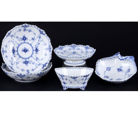 Royal Copenhagen Musselmalet Vollspitze 5 Prunkschalen,Porzellan, Dänemark, mit grüner Firmenmarke und blauen Wellen, mit ein