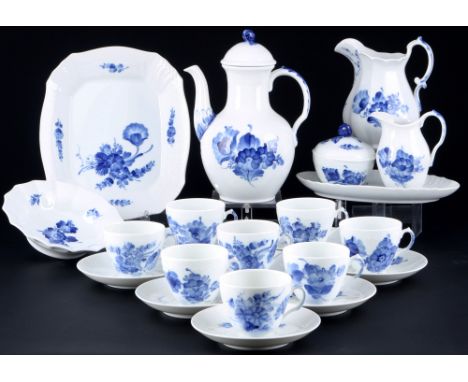 Royal Copenhagen Blaue Blume Kaffeeservice für 8 Personen,Porzellan, Dänemark, mit grüner Firmenmarke und blauen Wellen, Deko