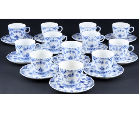 Royal Copenhagen Musselmalet Vollspitze 12 Kaffeetassen 1035,24-teiliges Porzellan, Dänemark, mit grüner Firmenmarke und blau