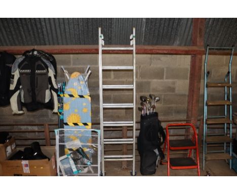 An extending aluminium ladder
