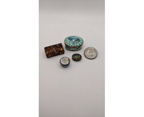 18th/19th century Bilston enamel snuff box, together with a 20th century enamel snuff box, a Cameo style button and others Lo