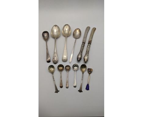 Mixed silver cutlery and flatware to include a pair of silver handled knives and others, total weight (excluding the pair of 