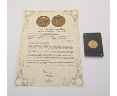 United Kingdom - Victoria (1837-1901) 'Shield back' Sovereign dated 1862, Young uncrowned portrait. left, good very fine in '