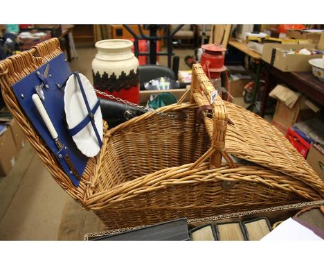 Picnic hamper