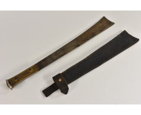 A Burmese Kachin Dha, 37cm spreading blade with curved flat end, two-piece horn grip, kukri type pommel, 59cm long overall, l