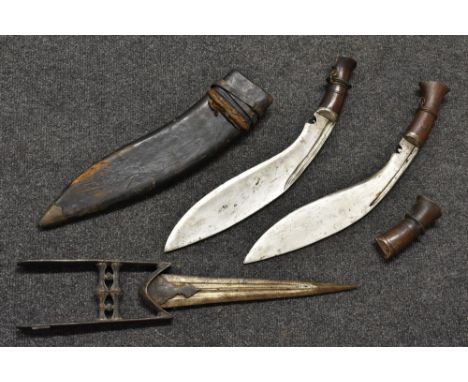 An Indian katar punch dagger, 29cm pointed tapered double-edged blade, the hilt engraved with leaves, 48.5cm long, 19th centu