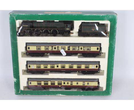 Hornby - A boxed 4-6-2 steam locomotive in 00 gauge named John of Gaunt in BR dark green, boxed with light storage wear, the 