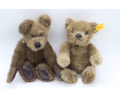 Steiff, The Boyds Collection - Two small mohair bears - Steiff bear has glass eyes, stitched nose and a yellow tag on its ear