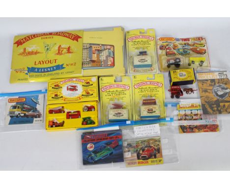 Matchbox - A collection including 7 x catalogues, fold up # No.R2 Roadway Layout, a Matchbox 75 # TP-2 Tractor and trailer tw