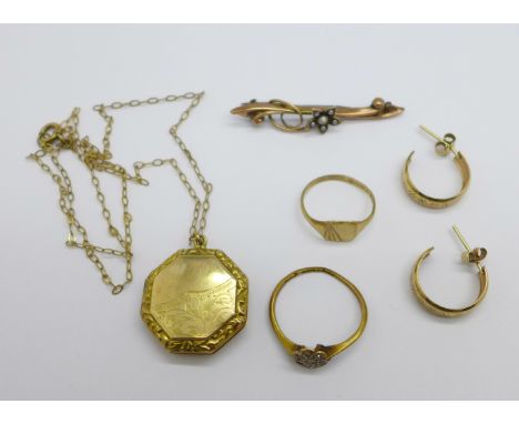 A small 9ct gold ring, a 9ct gold cluster ring, a/f, a 9ct gold brooch with metal pin, a pair of 9ct gold earrings and a 9ct 