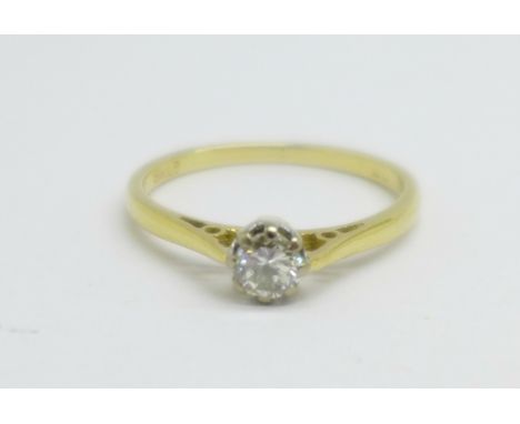 An 18ct gold and diamond solitaire ring, 2.1g, M 