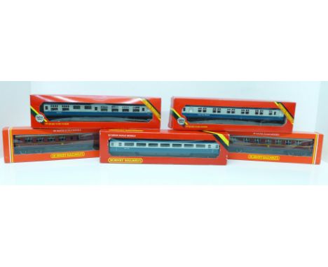 Five Hornby Railways 00 gauge model coaches; R.474, R.475, R.439, R.924 and R.922, boxed 