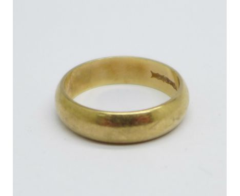 A 9ct gold wedding ring, 4.3g, O 