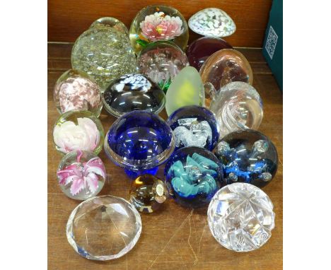 Twenty glass paperweights including two Caithness, a Selkirk and an Avondale 