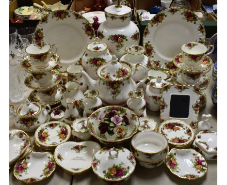 A Royal Albert Old Country Roses pattern tea set, table lamp, dinnerware, trinkets and vases; qty