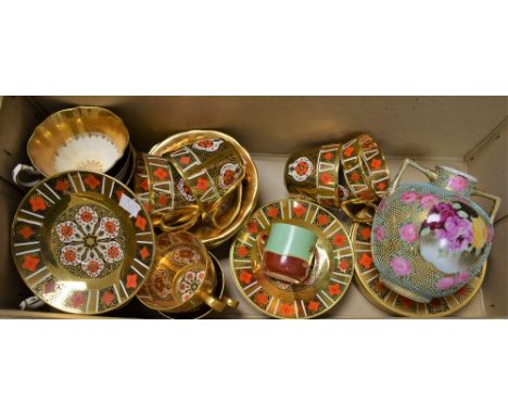 Ceramics - Burtondale Imari ware, six cups, saucers and side plates; a Continental twin handled ovoid vase, central panel dec