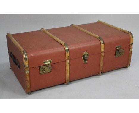 A Vintage Wooden Banded Travelling Trunk, 90cm Wide 