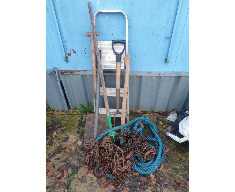 Lifting chain with hooks, tow rope, hand tools and step ladder