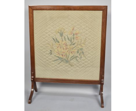 An Edwardian Mahogany Framed Embroidered Silk Fire Screen, 72x92cms 