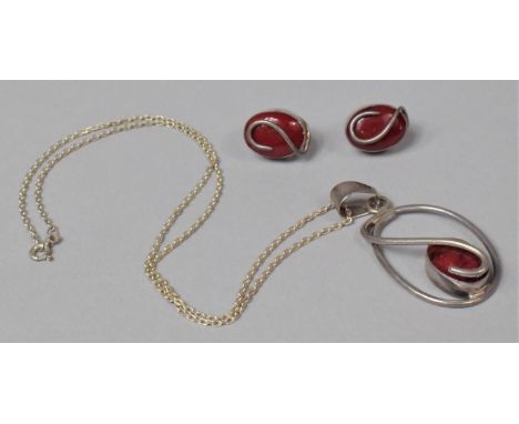 A Suite of Silver and Red Jasper Jewellery to Include Earrings and Pendant Necklace 