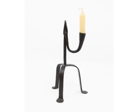17th Century wrought iron rush light, 24cms high approx