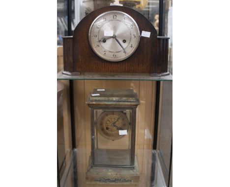 Early 20th Century green marble mantle clock, in glass case, along with 1950's mantle clock
