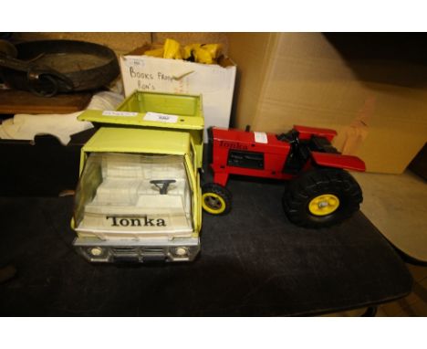 2 Tonka Toys: tractor and tipper-truck