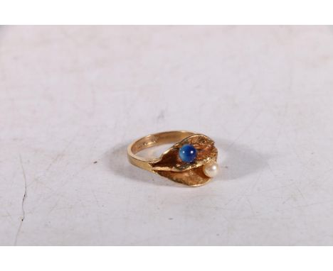 9ct gold Lapis and pearl set dress ring, 5g gross.  #368 