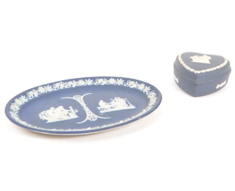 A duo of vintage 20th century Wedgwood Jasperware pottery ceramic items. To include&nbsp;lidded pot &amp; open trinket dish.&
