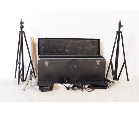 A vintage 20th century photographic accessories / photo set equipment. Comprising of, photo lights / camera flash, light umbr