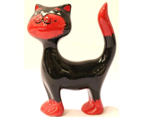 Lorna Bailey ceramic standing cat. P&amp;P Group 1 (£14+VAT for the first lot and £1+VAT for subsequent lots) 