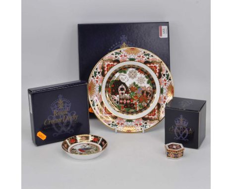 A Royal Crown Derby Old Imari Christmas Robin pattern dish, dia. 11cm, together with a 1297 pattern trinket box, and a 2000 C