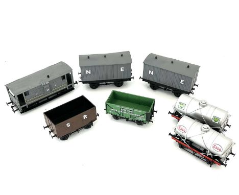 A group of gauge 1 wagons and tankers, including Esso RR103 14t Class A Tanker, BP RR103 14t Class A Tanker, limited edition 