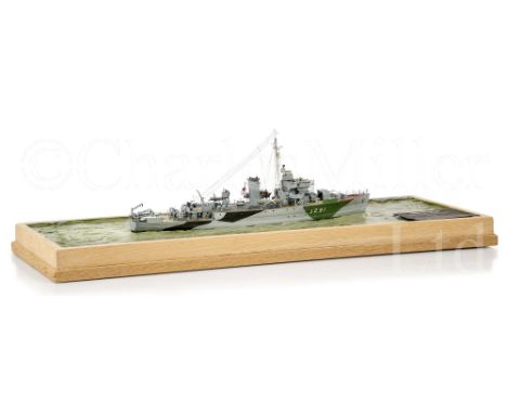 A 1:192 SCALE WATERLINE MODEL OF ALGERINE-CLASS MINESWEEPER H.M.S. PELORUS, AS DEPICTED IN 1943 modelled by M. Reading with b