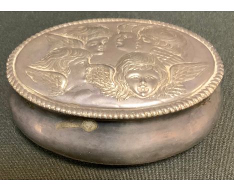 A Victorian silver oval trinket box, the cover embossed with Reynolds Angels, 7cm wide, Birmingham 1899 