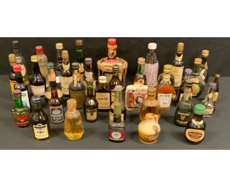 Wines and Spirits - miniature spirits and liqueurs unopened x 36, including Gorges Porto, Bells whiskey, Gallway`s, Hine Cong