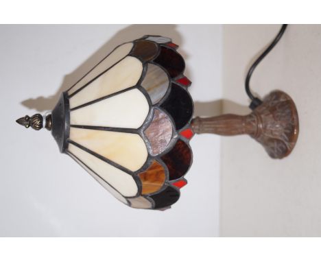 Tiffany style table lamp, height 33cm