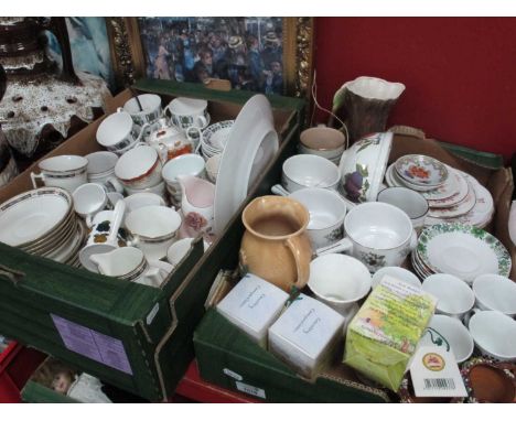 Royal Vale teacups and saucers, Royal Worcester Evesham, Roya Grafton Majestic, Tuscan ware, three boxed country companions e