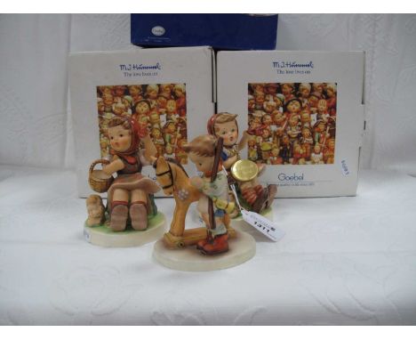 Hummel 'Farewell' Final Issue 1993 Figurines x 2, 'Prayer Before Battle', all boxed (3)20Toehold figures good condition, boxe