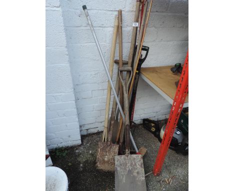 Quantity of Garden Tools 