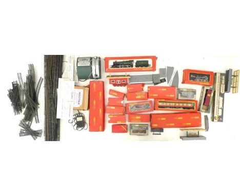 A group of OO railway items, mostly Hornby with some Wrenn, including Hornby Locomotives: Oliver Cromwell 70013 with tender, 