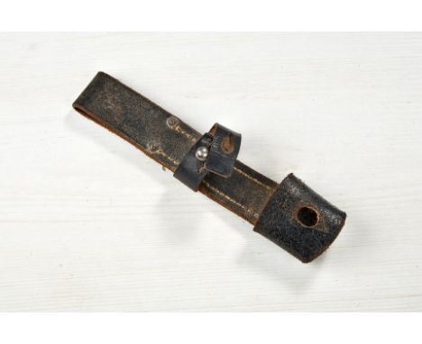 Militaria Ausland - Zubehör : Seitengewehrtasche SG 84/98 aus Leder für Kavallerie Seitengewehrtasche für Kavallerie aus schw