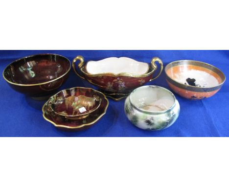 Collection of Crown Devon Fieldings 'Rouge Royale' design items to include; fruit bowl, two dishes and a two handled pedestal