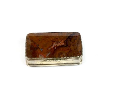 A Victorian white metal mounted agate snuff box, 6.5 x 4 x 2cm.