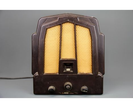 An Ekco R.S.2 vintage Bakelite radio, H. 40cm. L. 35cm.