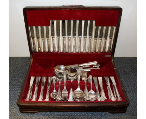 A vintage cased silver plated cutlery set.