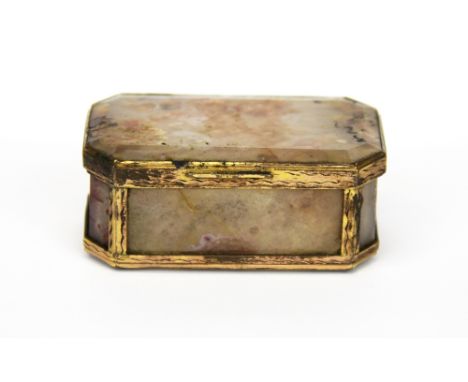 An 18th / early 19th century gilt metal mounted polished agate snuff box, 6.5 x 3.8 x 2.6cm. A/F