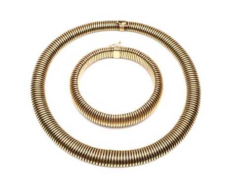 14 kt Gouden tubogas collier met bijbehorende armband, jaren '50. Meesterteken H.J. Tap, Den Haag, 1950 - 1970. Gekeurd met e